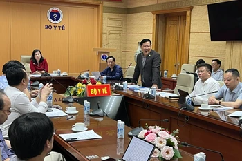 PGS, TS Lương Ngọc Khuê phát biểu tại cuộc họp.