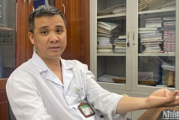 Tiến sĩ, bác sĩ Nguyễn Trung Nguyên, Giám đốc Trung tâm Chống độc, Bệnh viện Bạch Mai.