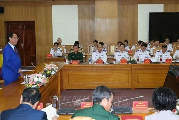 Phó Chủ tịch Quốc hội Trần Quang Phương phát biểu tại buổi làm việc. (Ảnh: Trọng Đức/TTXVN)