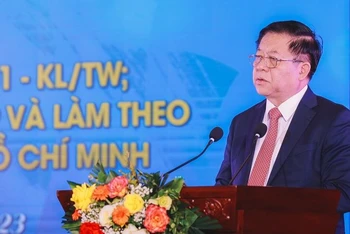 Đồng chí Nguyễn Trọng Nghĩa, Bí thư Trung ương Đảng, Trưởng Ban Tuyên giáo Trung ương phát biểu chỉ đạo.