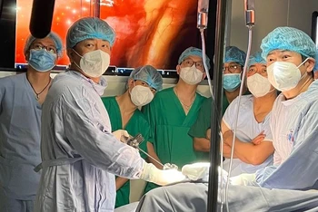 Các chuyên gia Bệnh viện K và Nhật Bản cùng phối hợp thực hiện thành công ca phẫu thuật.