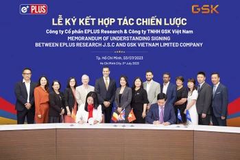 Công ty EPLUS Research và GSK ký kết hợp tác. 