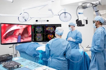 Robot mổ não ứng dụng trí tuệ nhân tạo được Bệnh viện Đa khoa Tâm Anh ứng dụng đầu tiên tại Việt Nam.