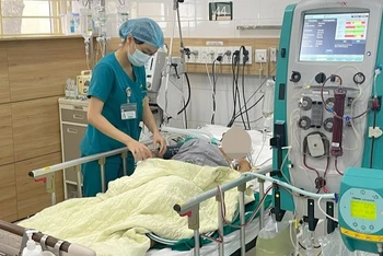 Bệnh nhân ngộ độc nấm điều trị tại Bệnh viện Bạch Mai.