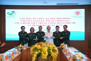 Bệnh viện Trung ương Quân đội 108 và Bệnh viện Quân y 175 ký kết chuyển giao kỹ thuật ghép gan.