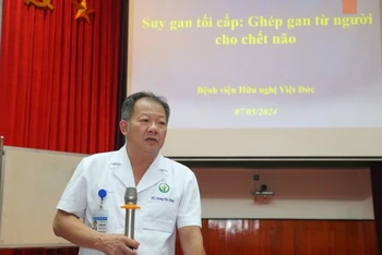 Tiến sĩ, bác sĩ Dương Đức Hùng – Chủ tịch Hội đồng khoa học, Giám đốc Bệnh viện chia sẻ về ca ghép gan. 