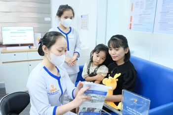 Tiêm vaccine phế cầu phòng 23 chủng phế cầu nguy hiểm.