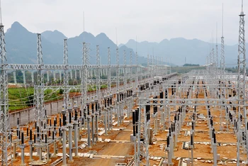 Trạm 220 kV Bắc Quang (Hà Giang) là một trong những trạm biến áp lớn, hiện đại nhất miền Bắc đang khẩn trương thi công. 
