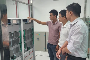 Tỉnh Hà Giang đầu tư hệ thống lưu điện UPS phục vụ cho hoạt động ứng dụng công nghệ thông tin. (Ảnh: Khánh Toàn)