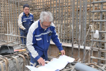 Khẩn trương thi công công trình đập dâng nước tạo cảnh quan thành phố Hà Giang.
