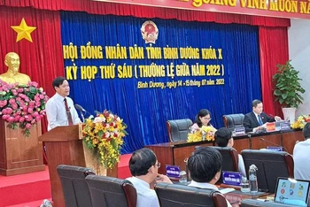 Giám đốc Sở Y tế tỉnh Bình Dương Nguyễn Hồng Chương thông tin tình hình mắc sốt xuất huyết trên địa bàn tỉnh.