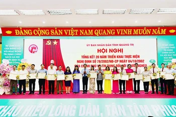 Tuyên dương, khen thưởng nhiều tập thể, cá nhân có thành tích xuất sắc trong 20 năm thực hiện Nghị định 78 của Chính phủ tại Quảng Trị 