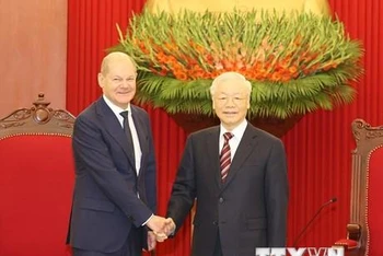 Tổng Bí thư Nguyễn Phú Trọng tiếp Thủ tướng Đức Olaf Scholz thăm chính thức Việt Nam. (Ảnh: Trí Dũng/TTXVN)