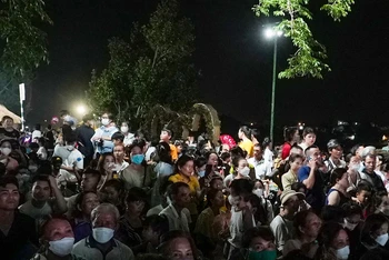 Đông đảo người dân, du khách dự khai mạc Lễ hội “Tam Kỳ-Mùa hoa sưa” năm 2023.