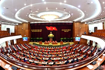 Quang cảnh Phiên bế mạc Hội nghị Trung ương giữa nhiệm kỳ khóa XIII. 
