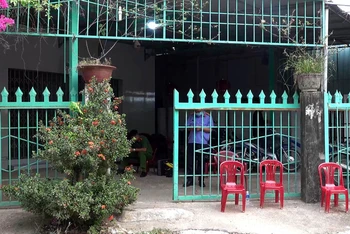 Ngôi nhà tại thôn Xuân Điền, xã Hàm Hiệp, huyện Hàm Thuận Bắc nơi xảy ra vụ án mạng.