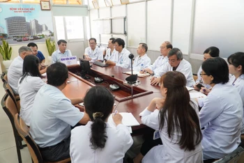 Nhóm chuyên môn tư vấn sức khỏe cho các thí sinh gồm các bác sĩ tại nhiều khoa.