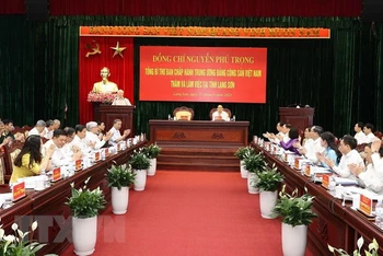 Tổng Bí thư Nguyễn Phú Trọng phát biểu tại buổi làm việc với Ban Thường vụ và lãnh đạo tỉnh Lạng Sơn. (Ảnh: Trí Dũng/TTXVN) 