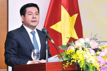 Bộ trưởng Công thương Nguyễn Hồng Diên.