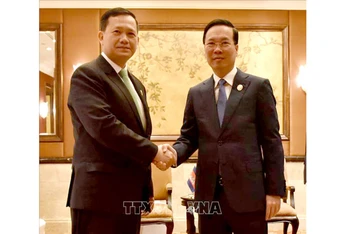 Chủ tịch nước Võ Văn Thưởng và Thủ tướng Campuchia Hun Manet. (Ảnh: TTXVN)