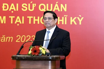 Thủ tướng Phạm Minh Chính phát biểu ý kiến tại cuộc gặp.