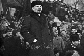 Vladimir Ilyich Lenin - lãnh tụ vĩ đại của giai cấp vô sản toàn thế giới, người sáng lập ra Quốc tế Cộng sản; đồng thời lãnh đạo nhân dân Nga tiến hành Cách mạng Tháng Mười Nga, lập ra Nhà nước công nông đầu tiên trên thế giới do Đảng của giai cấp vô sản lãnh đạo. (Ảnh: Tư liệu TTXVN)