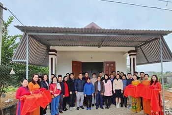 Lãnh đạo Syngenta Việt Nam tặng nhà tình nghĩa tại Hà Tĩnh.