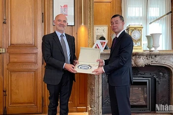 Tổng Kiểm toán Ngô Văn Tuấn gặp Chủ tịch Thứ nhất Tòa Thẩm kế Pháp, ông Pierre Moscovici. 