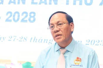 Đồng chí Lê Văn Hùng tái đắc cử Chủ tịch Hội Nông dân tỉnh Long An lần thứ X, nhiệm kỳ 2023-2028. (Ảnh: Thanh Phong)