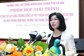Phó Chủ tịch Thường trực HĐND thành phố Phùng Thị Hồng Hà phát biểu khai mạc.