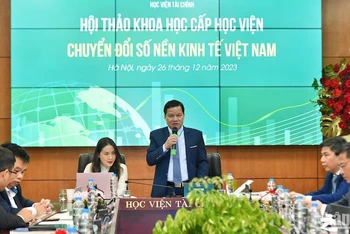 PGS,TS Nguyễn Mạnh Thiều, Phó Giám đốc Học viện Tài chính, phát biểu đề dẫn hội thảo.