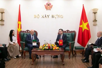 Bộ trưởng Xây dựng Nguyễn Thanh Nghị tiếp Bộ trưởng Cựu chiến binh và Người có công Algeria Laid Rebigua.