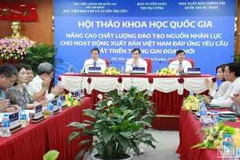 Hội thảo khoa học quốc gia về Nâng cao chất lượng đào tạo nguồn nhân lực cho hoạt động xuất bản. (Ảnh: LỮ MAI)