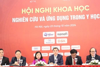 Các đại biểu dự Hội nghị.