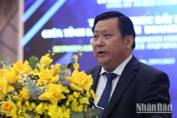 Phó Chủ tịch Ủy ban nhân dân tỉnh Long An Huỳnh Văn Sơn phát biểu tại buổi tọa đàm.
