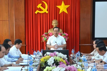 Bí thư Tỉnh ủy Long An Nguyễn Văn Được làm việc với các sở, ngành, huyện Bến Lức và nhà đầu tư các công trình trọng điểm.