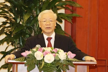 Tổng Bí thư Nguyễn Phú Trọng phát biểu tại Đại hội đại biểu toàn quốc Hội Chữ thập đỏ Việt Nam. (Ảnh TTXVN)