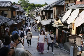 Nhật Bản sẽ thực hiện một chương trình hỗ trợ du lịch nội địa mới từ ngày 11/10 đến cuối tháng 12. (Ảnh: Japan Times)