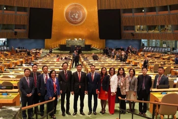 Đoàn Việt Nam tham dự phiên họp bỏ phiếu và công bố kết quả thành viên Hội đồng Nhân quyền Liên hợp quốc. (Ảnh: Phái đoàn Việt Nam tại Liên hợp quốc) 
