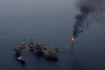 Các mỏ dầu là một nguồn thải khí methane. (Ảnh minh họa: Reuters)