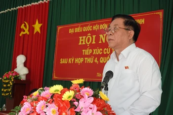 Đồng chí Nguyễn Trọng Nghĩa phát biểu tại hội nghị.