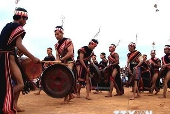 Hội cồng chiêng của dân tộc Giá Rai, huyện Chư Prông, Gia Lai. (Ảnh:TTXVN)