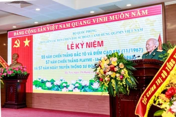 Thiếu tướng Huỳnh Đắc Hương, nguyên Chính ủy đầu tiên Sư đoàn 1 Anh hùng, phát biểu tại lễ kỷ niệm.