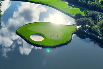 Mỗi sân golf tại Việt Nam đều được chăm chút đầy nghệ thuật. (Ảnh: Tổng cục Du lịch)