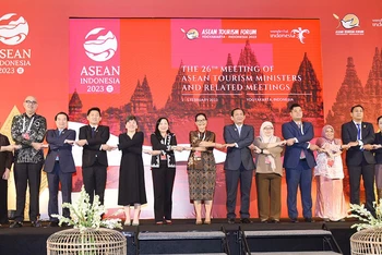Trưởng đoàn cơ quan du lịch quốc gia ASEAN dự hội nghị (Ảnh: Tổng cục Du lịch) 