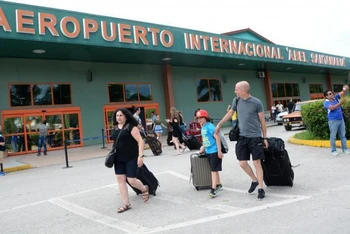 Trong 4 tháng đầu năm 2023, Cuba đã đón hơn 1,2 triệu du khách nước ngoài. (Ảnh: Báo Granma)