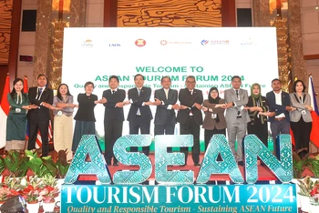Lãnh đạo Cơ quan Du lịch Quốc gia các nước ASEAN tham dự Hội nghị (Ảnh: Cục Du lịch quốc gia Việt Nam) 