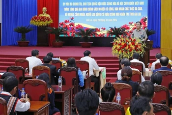 Chủ tịch Quốc hội Vương Đình Huệ phát biểu chúc Tết các đối tượng chính sách tỉnh Gia Lai. Ảnh: NHAN SÁNG/TTXVN