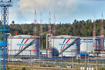 Một cơ sở chứa dầu của Nga.
