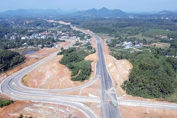 Toàn tuyến cao tốc Tuyên Quang-Phú Thọ đã cơ bản hoàn thành.